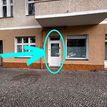 Massagesessel, King-Sized Bed, Billardtisch, 2 Couches Apartment Berlin Exterior photo