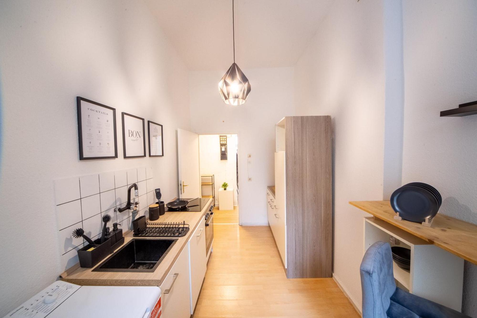 Massagesessel, King-Sized Bed, Billardtisch, 2 Couches Apartment Berlin Exterior photo